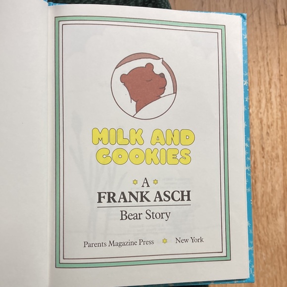 Milk and cookies a Frank Ashe bear story - Picture 4 of 14